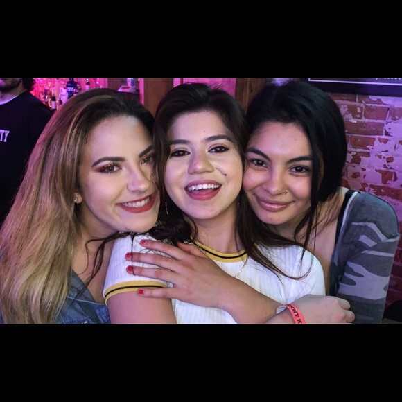 Meet your Posher, Makenzie - Picture 1 of 1